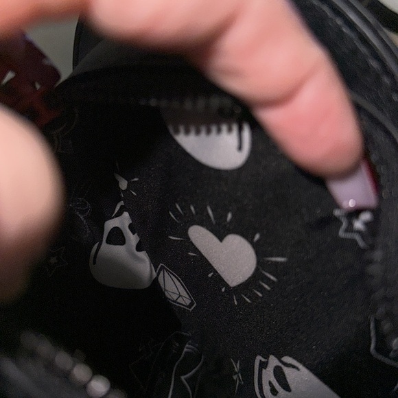 Betsey Johnson Black and Red Heart Crossbody Purse ♥️🖤♥️🖤 - Picture 11 of 13